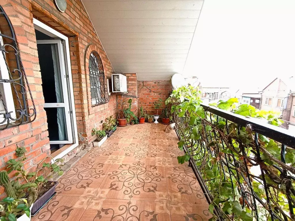 Дом в Ростовская область, Таганрог ул. Адмирала Крюйса, 32 (180 м) - Фото 0