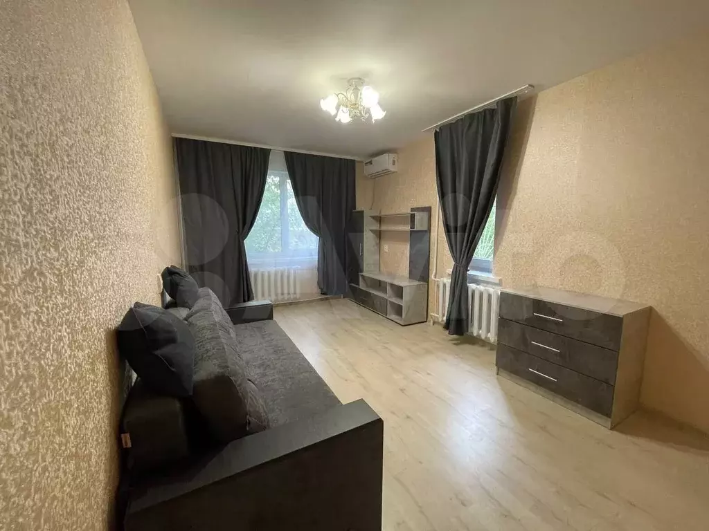1-к. квартира, 42 м, 1/10 эт. - Фото 0