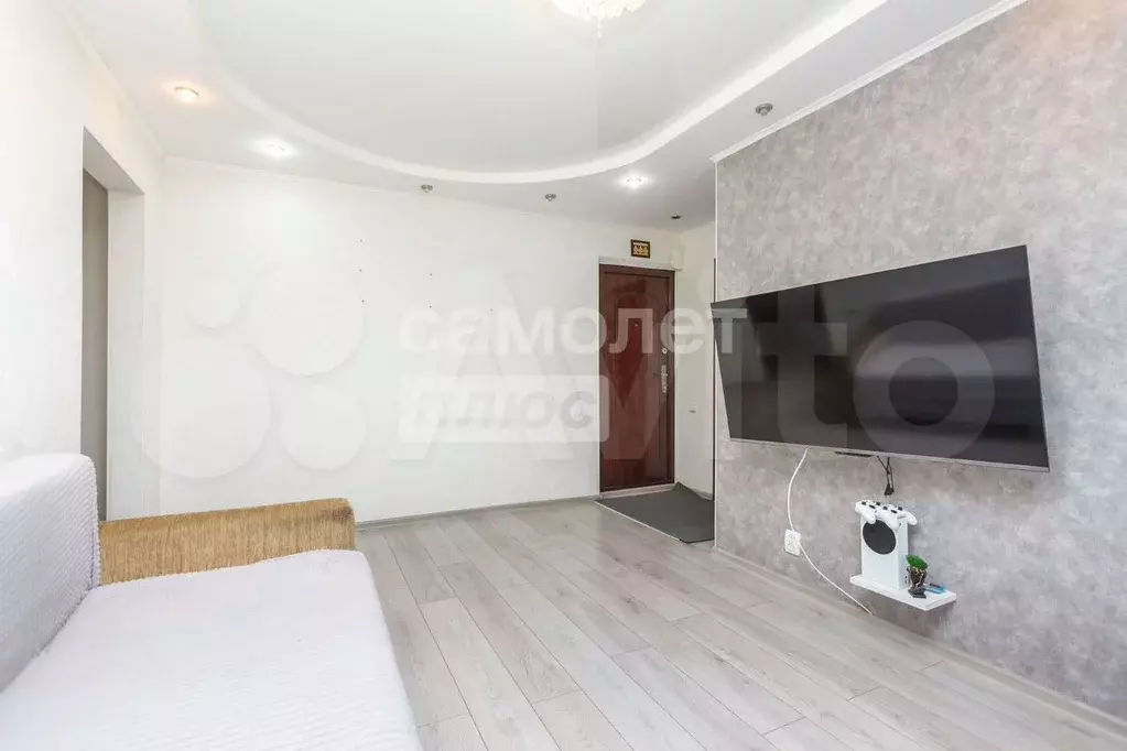 3-к. квартира, 60,5 м, 1/3 эт. - Фото 1