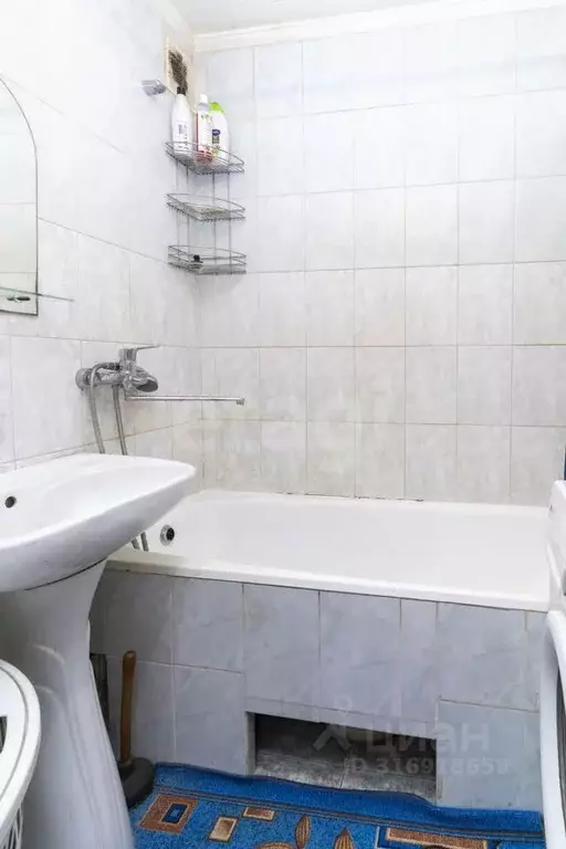 3-к кв. Тюменская область, Тюмень Новосибирская ул., 119 (64.7 м) - Фото 0