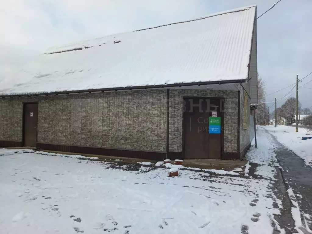 Торговая площадь в Новгородская область, Боровичский район, д. Егла ... - Фото 1