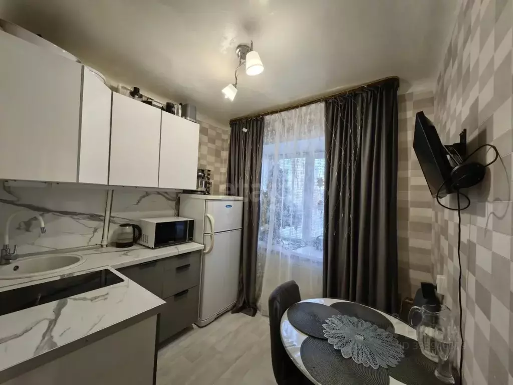 2-к кв. Тюменская область, Тюмень Одесская ул., 43 (45.7 м) - Фото 1