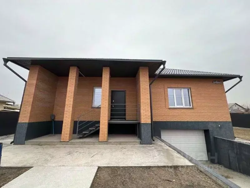 Дом в Хакасия, Абакан Четырнадцатая ул., 18 (303 м) - Фото 1