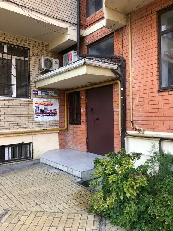 2-к кв. Дагестан, Каспийск ул. Ленина, 54А (50.0 м) - Фото 1