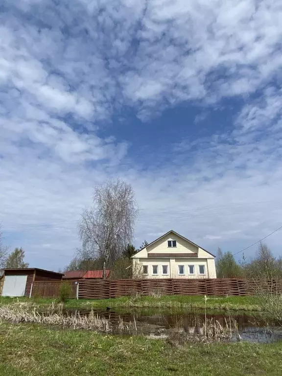 Дом в Вологодская область, Сокольский муниципальный округ, д. Козлово  ... - Фото 1