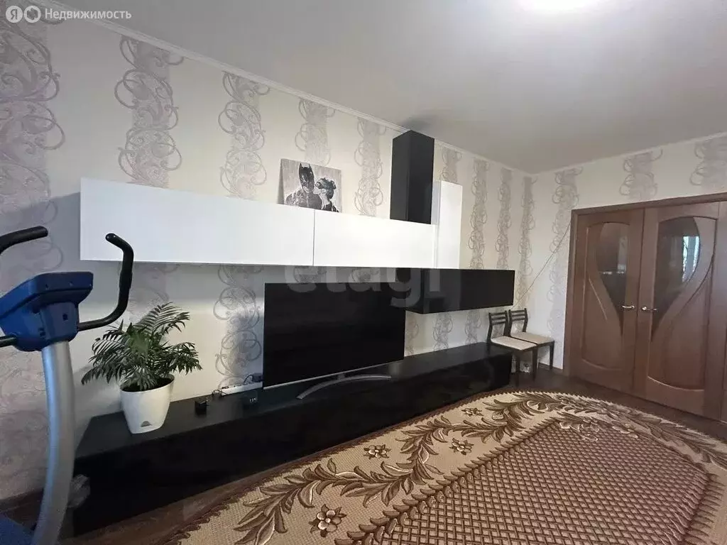 3-комнатная квартира: Саратов, улица имени В.С. Зарубина, 202 (82.1 м) - Фото 1