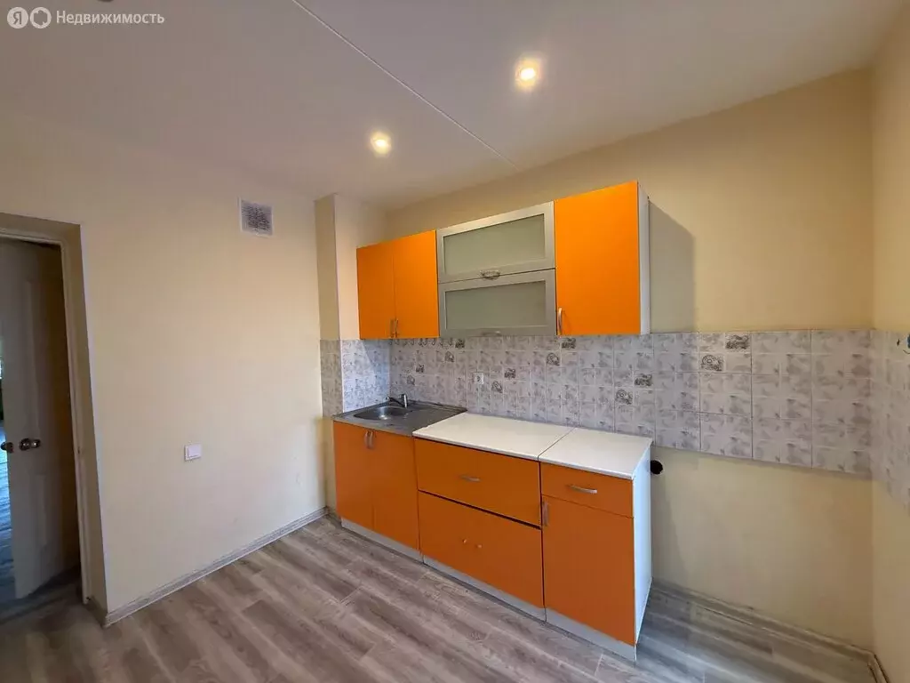 3-комнатная квартира: Екатеринбург, улица Радищева, 53к1 (72.3 м) - Фото 1