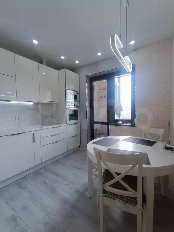 2-к. квартира, 57 м, 2/9 эт. - Фото 0