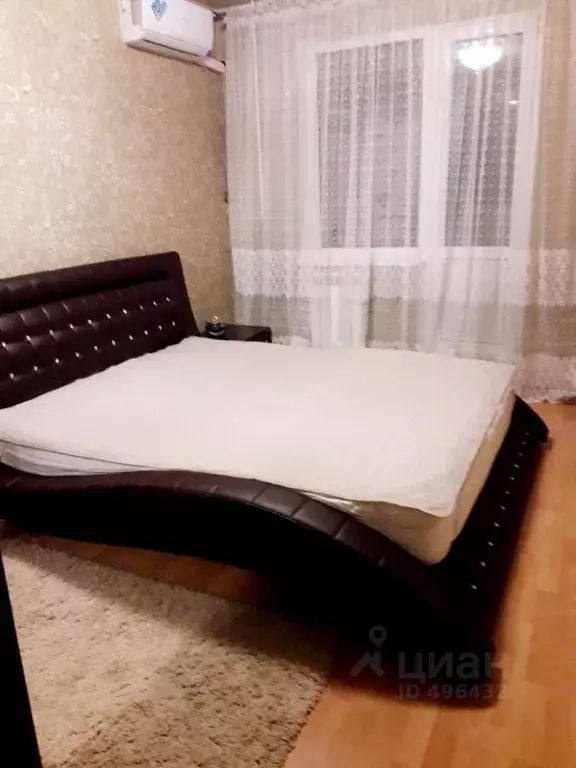 2-к кв. Волгоградская область, Волгоград ул. 8-й Воздушной Армии, 15А ... - Фото 0