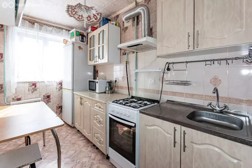 2-комнатная квартира: Екатеринбург, улица Бакинских Комиссаров, 100 ... - Фото 2