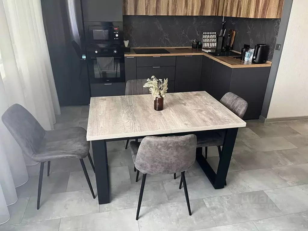 3-к кв. Волгоградская область, Волгоград ул. Гаря Хохолова, 1 (78.0 м) - Фото 1