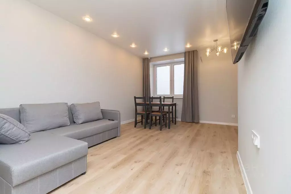 2-к кв. Омская область, Омск ул. 5-я Северная, 124 (60.0 м) - Фото 1