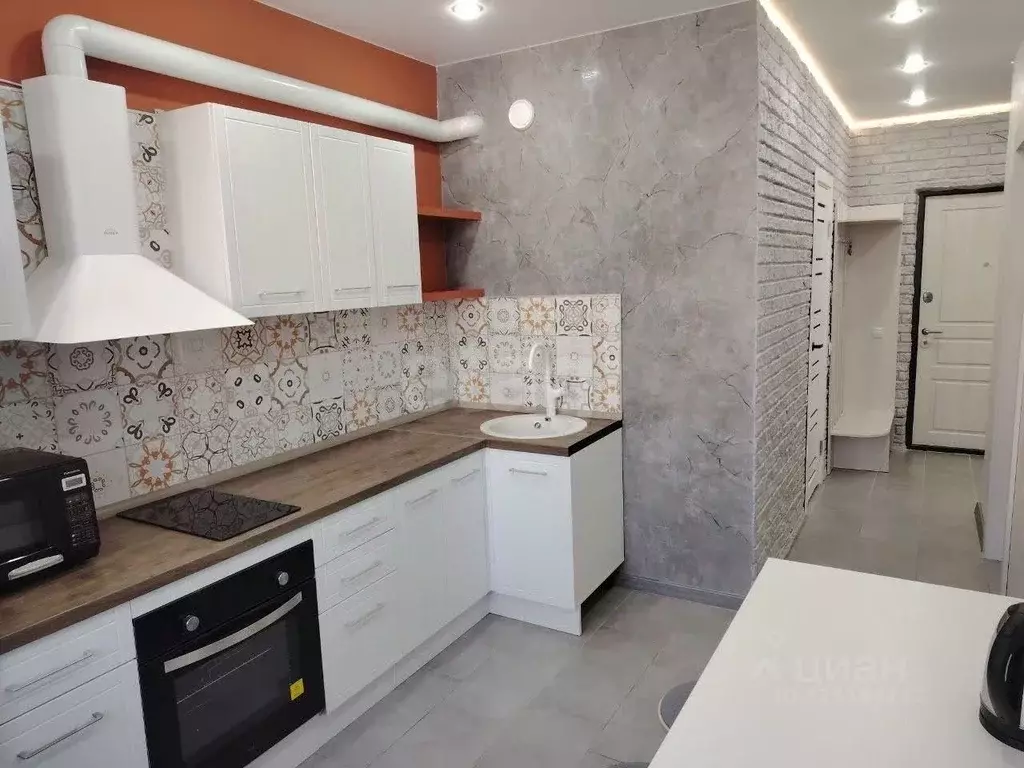 1-к кв. Тюменская область, Тюмень ул. Героев Космоса, 9 (35.0 м) - Фото 2