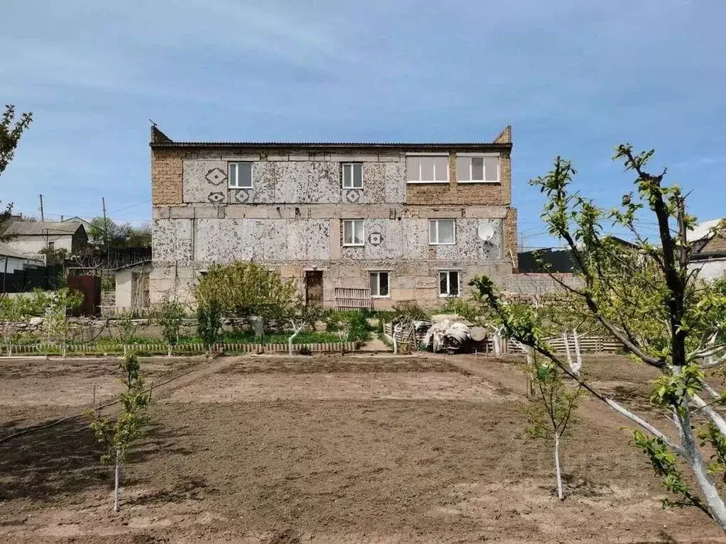 Дом в Крым, Черноморское пгт ул. Садовая, 38А (440 м) - Фото 1