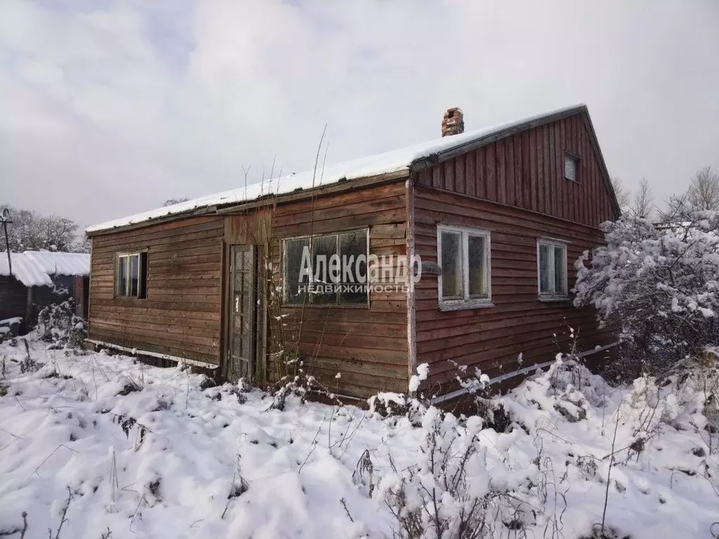 Дом в Ленинградская область, Волхов Тихвинская ул. (30 м) - Фото 1