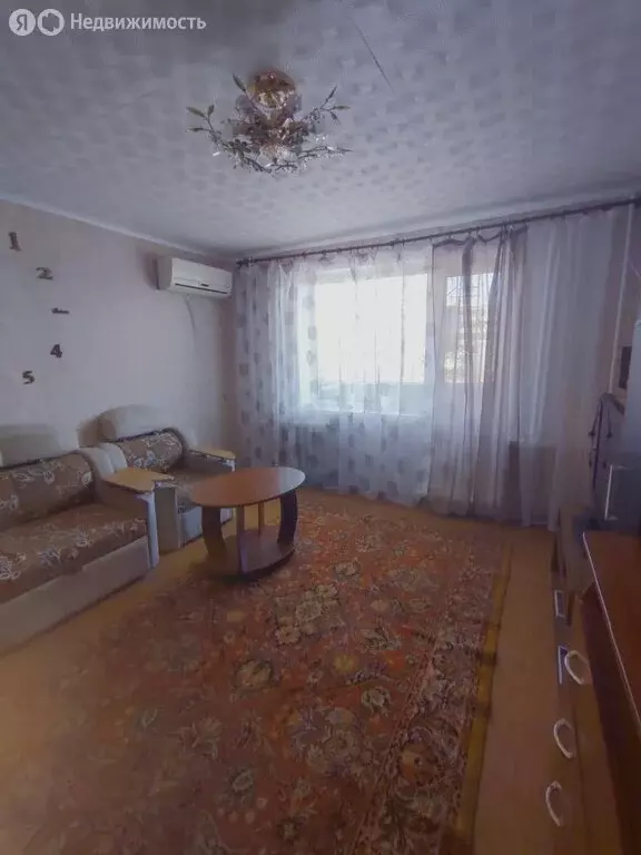 3-комнатная квартира: Райчихинск, улица Победы, 68Б (57 м) - Фото 0