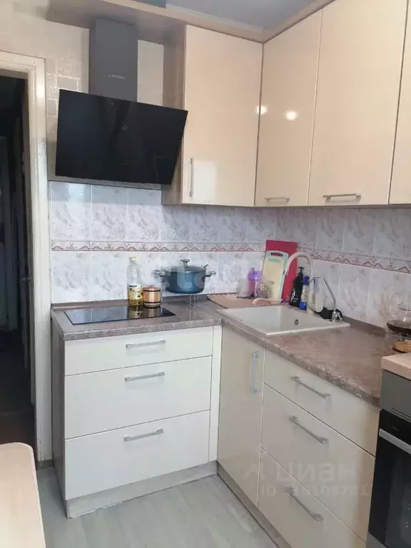 3-к кв. Кемеровская область, Кемерово ул. Попова, 1Б (58.9 м) - Фото 0