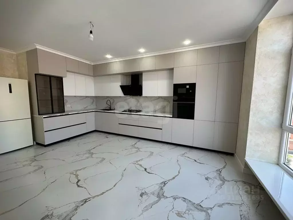 2-к кв. Северная Осетия, Владикавказ ул. Астана Кесаева, 44Д (88.1 м) - Фото 0