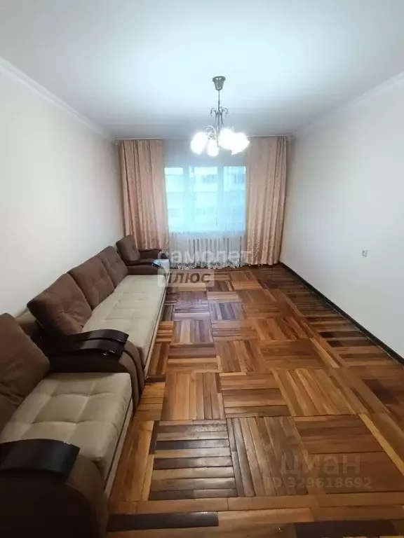 2-к кв. Кабардино-Балкария, Нальчик ул. Тарчокова, 54В (56.0 м) - Фото 1