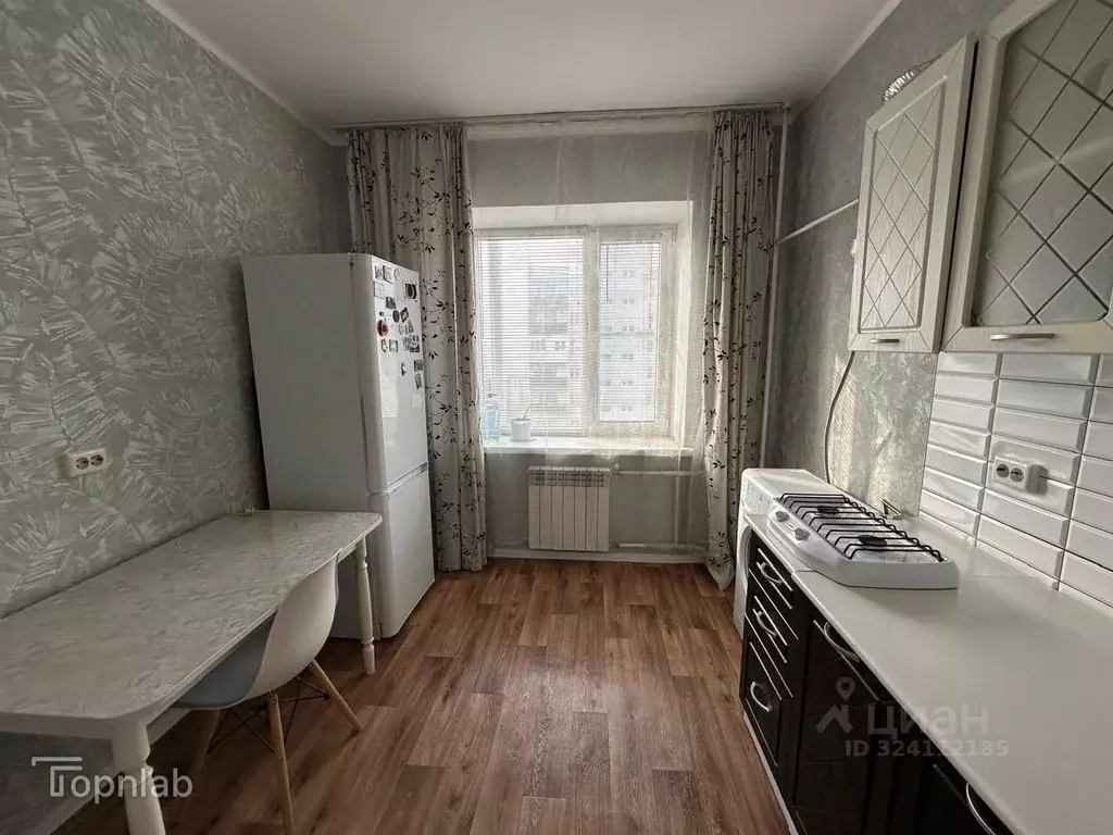 2-к кв. Астраханская область, Астрахань ул. Космонавта Комарова, 174Б ... - Фото 1