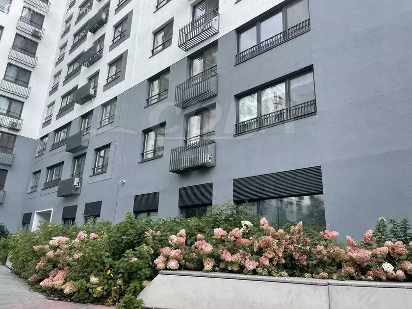 2-комнатная квартира: Тюмень, улица Мельникайте, 38 (65 м) - Фото 1
