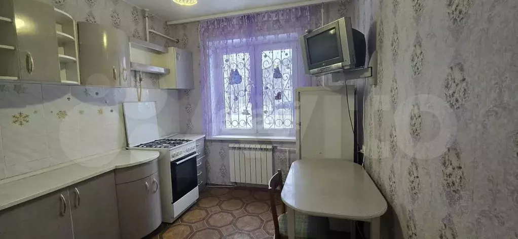1-к. квартира, 60 м, 1/6 эт. - Фото 1