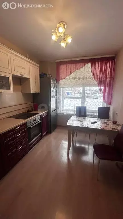 2-комнатная квартира: Камышлов, Карловарская улица, 1 (57.5 м) - Фото 1