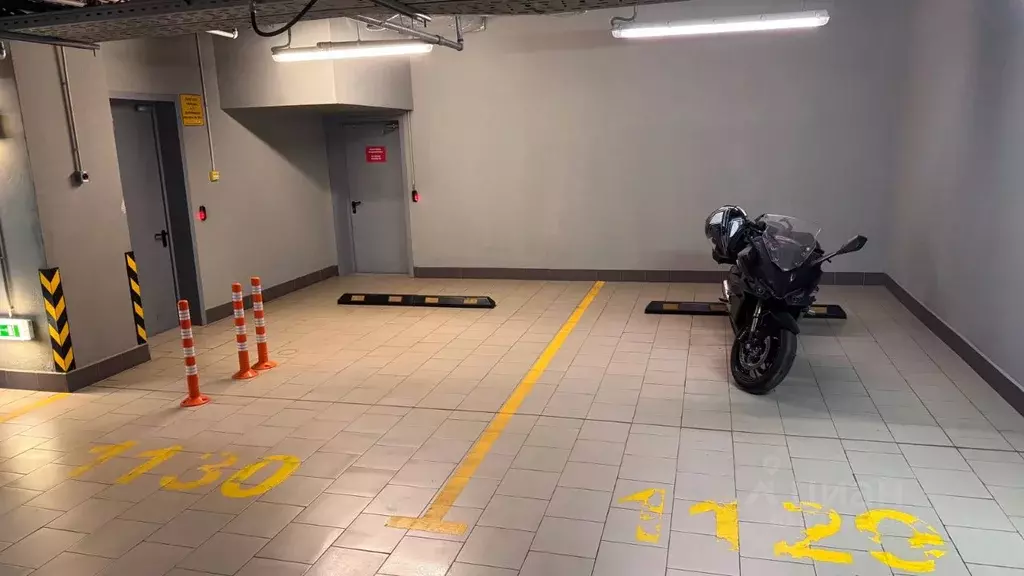 Гараж в Москва Большая Садовая ул., 5к1 (15 м) - Фото 1