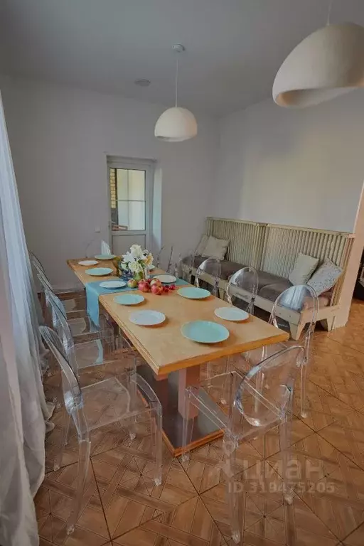 Дом в Свердловская область, Екатеринбург пер. Лимонитовый, 3 (180 м) - Фото 1