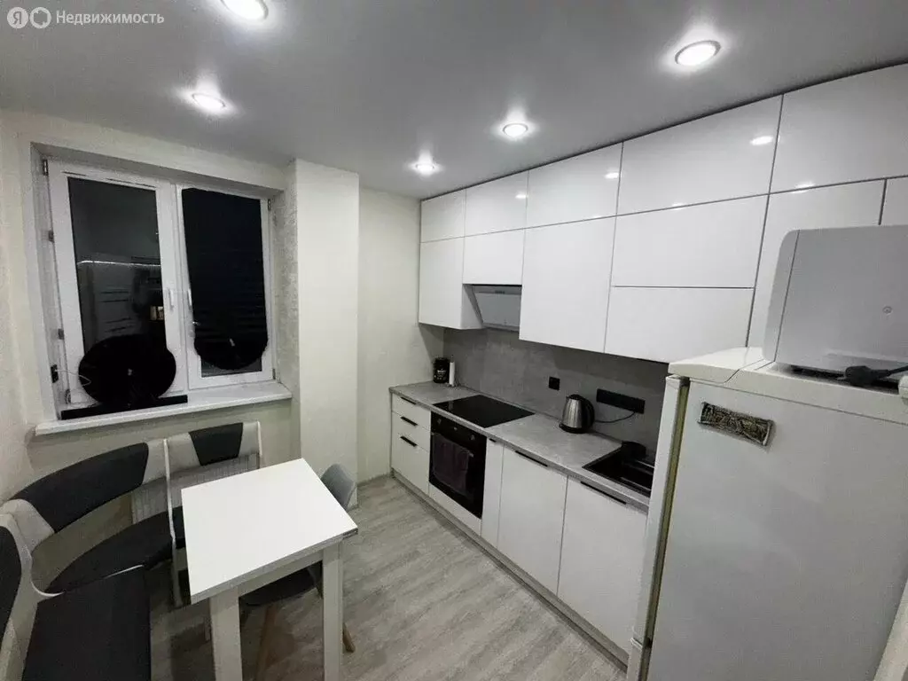 2-комнатная квартира: Новый Уренгой, Тундровая улица, 11 (55.1 м) - Фото 1