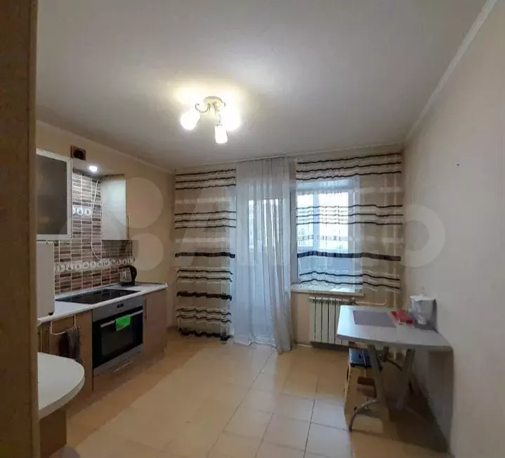 2-к. квартира, 60 м, 2/10 эт. - Фото 0