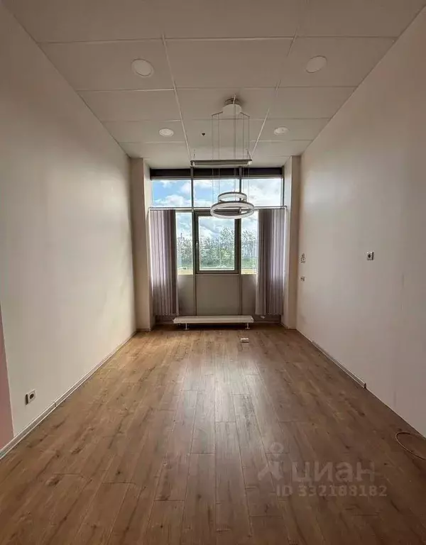 Офис в Свердловская область, Екатеринбург ул. Крестинского, 35 (19 м) - Фото 1