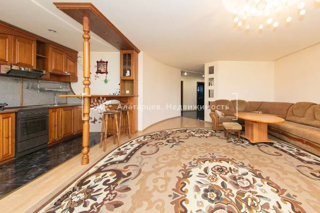 3-к кв. Томская область, Томск просп. Ленина, 199 (100.0 м) - Фото 2