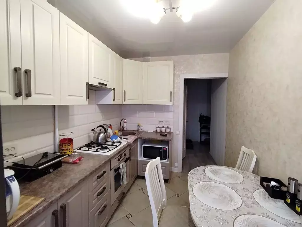 3-к кв. Волгоградская область, Волгоград ул. Рихарда Зорге, 38 (64.3 ... - Фото 0