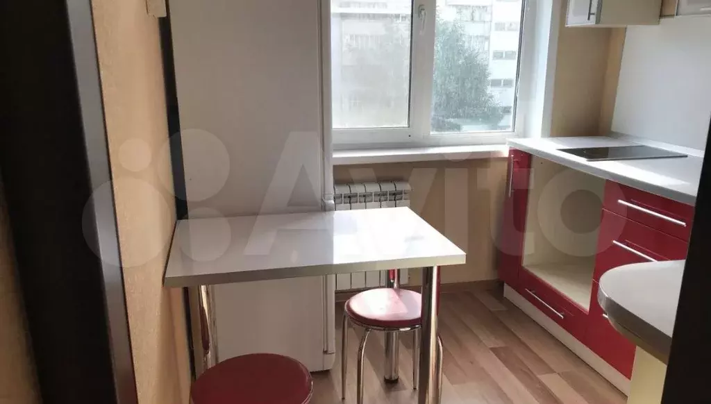 1-к. квартира, 32 м, 4/9 эт. - Фото 0