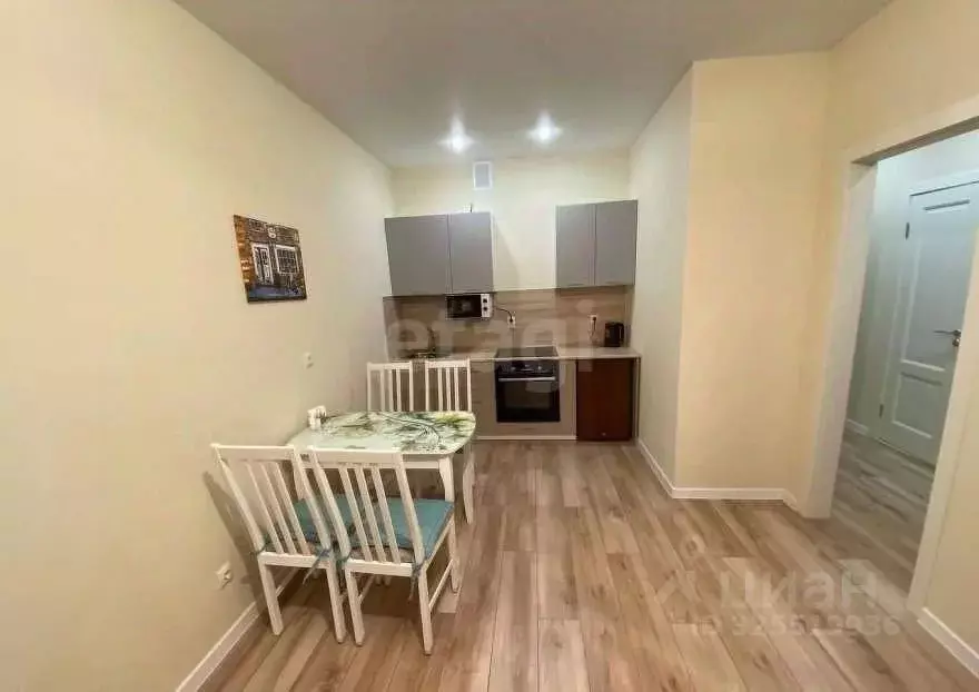 1-к кв. Тюменская область, Тюмень ул. Фармана Салманова, 17 (40.0 м) - Фото 1