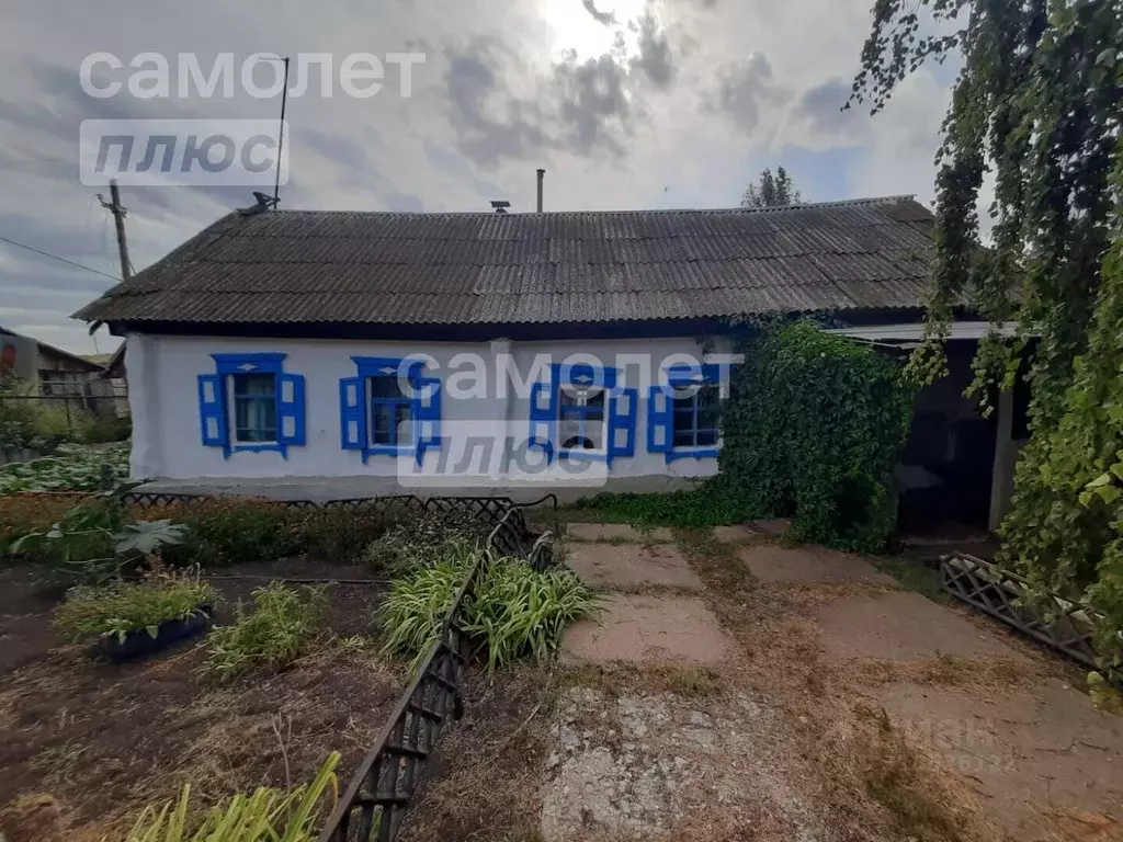Дом в Башкортостан, Куюргазинский район, Бахмутский сельсовет, с. ... - Фото 1