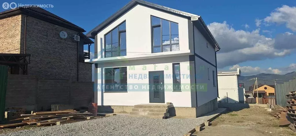 Дом в село Борисовка, улица Генерала Букретова (140 м) - Фото 1