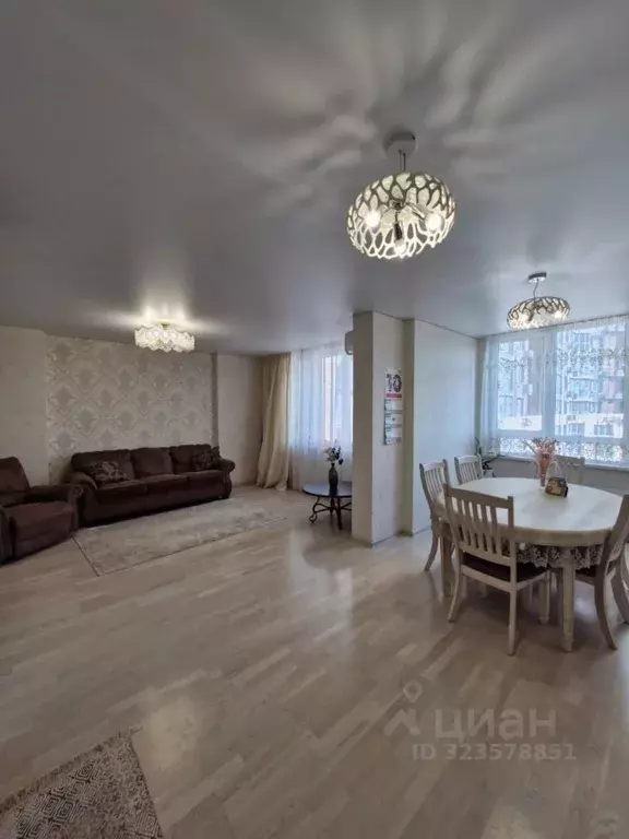 3-к кв. Башкортостан, Уфа Коммунистическая ул., 109 (83.3 м) - Фото 1