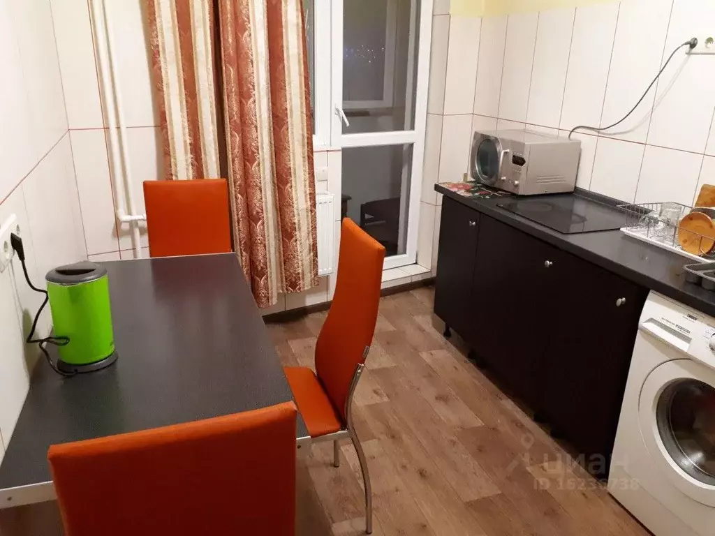 2-к кв. Крым, Симферополь ул. Донская, 26А (62.0 м) - Фото 0