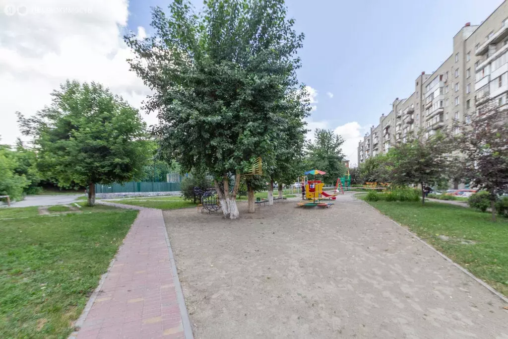 3-комнатная квартира: Новосибирск, Вокзальная магистраль, 5 (56.3 м) - Фото 0