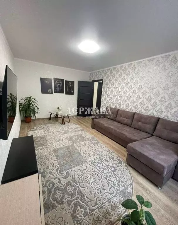 1-к кв. Белгородская область, Старый Оскол Макаренко мкр, 15 (40.0 м) - Фото 1