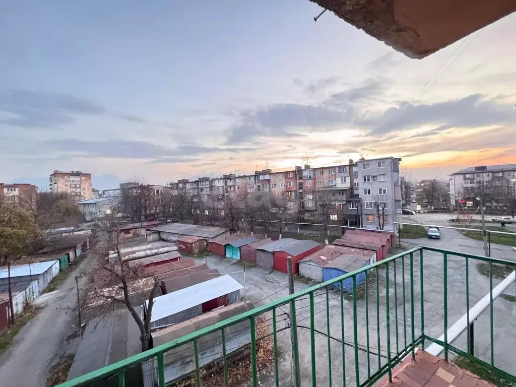 2-к кв. Северная Осетия, Владикавказ пл. 50 лет Октября, 4 (40.0 м) - Фото 2