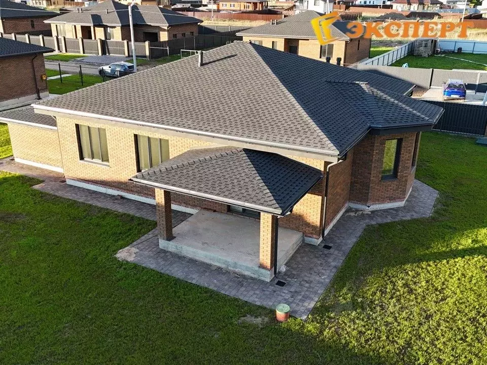 Дом в Калужская область, Жуковский муниципальный округ, с. Совхоз ... - Фото 1