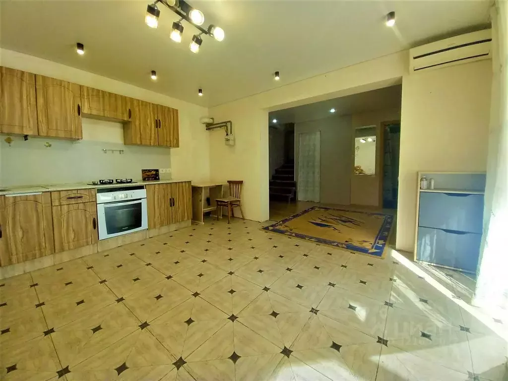 Дом в Краснодарский край, Ейск Красная ул. (90 м) - Фото 1