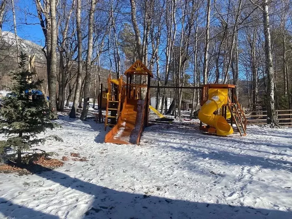 Дом в Карачаево-Черкесия, Зеленчукский район, с. Архыз ул. Лесная, 13Л ... - Фото 1