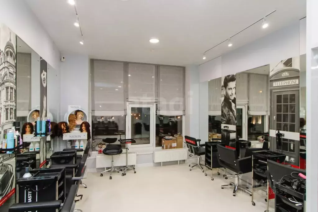 Помещение свободного назначения в Тюменская область, Тюмень ул. ... - Фото 1