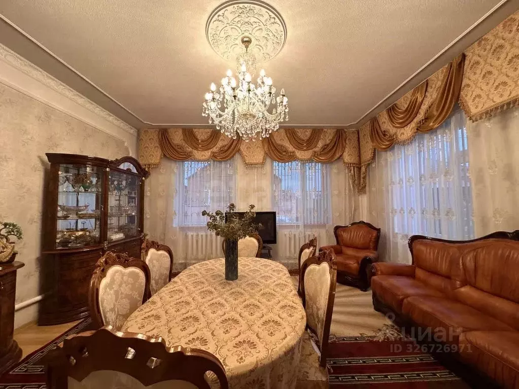 Дом в Ингушетия, Назрань ул. Хаутиева (300 м) - Фото 0