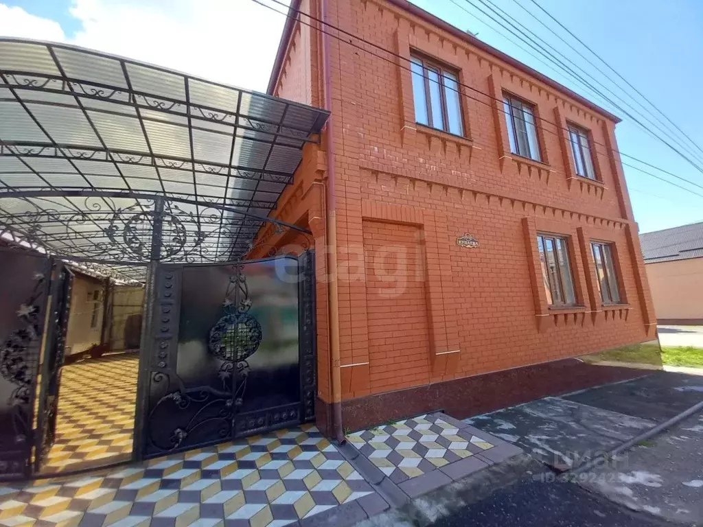 Дом в Ингушетия, Назрань  (345 м) - Фото 1