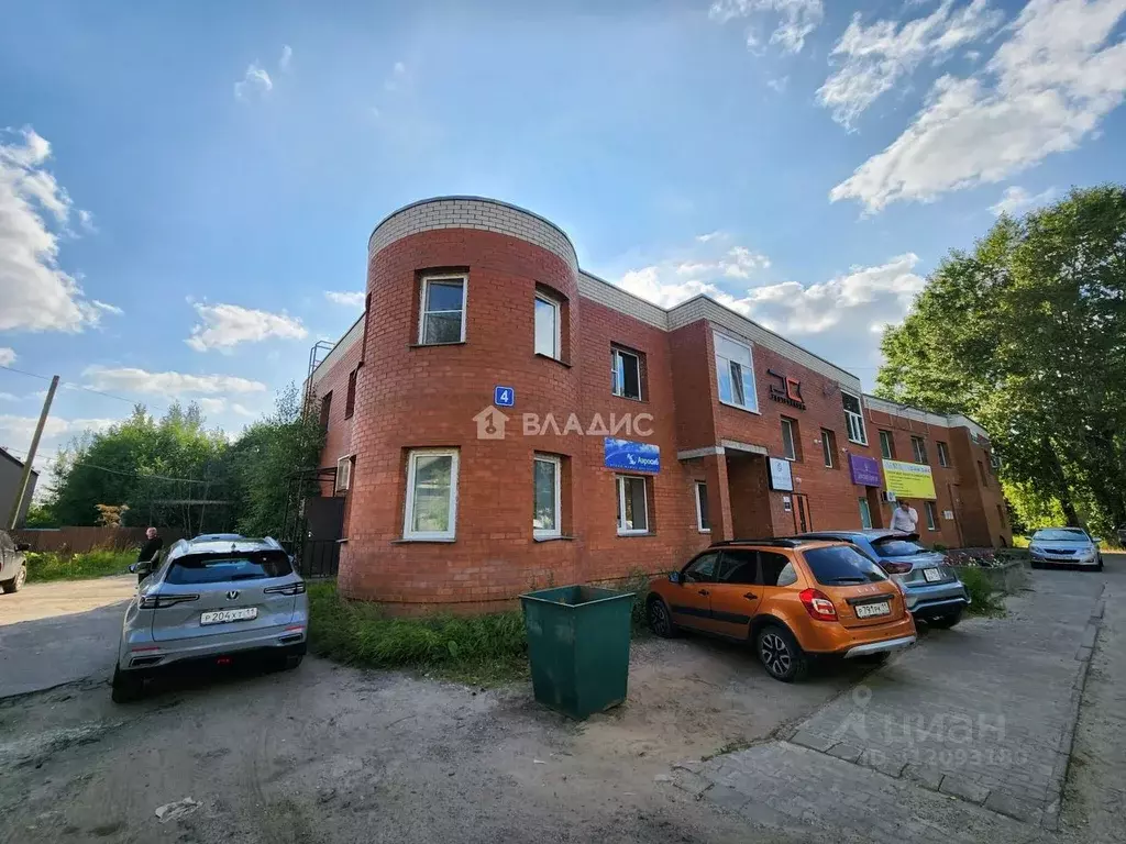 Торговая площадь в Коми, Сыктывкар ул. Савина, 4 (110 м) - Фото 1